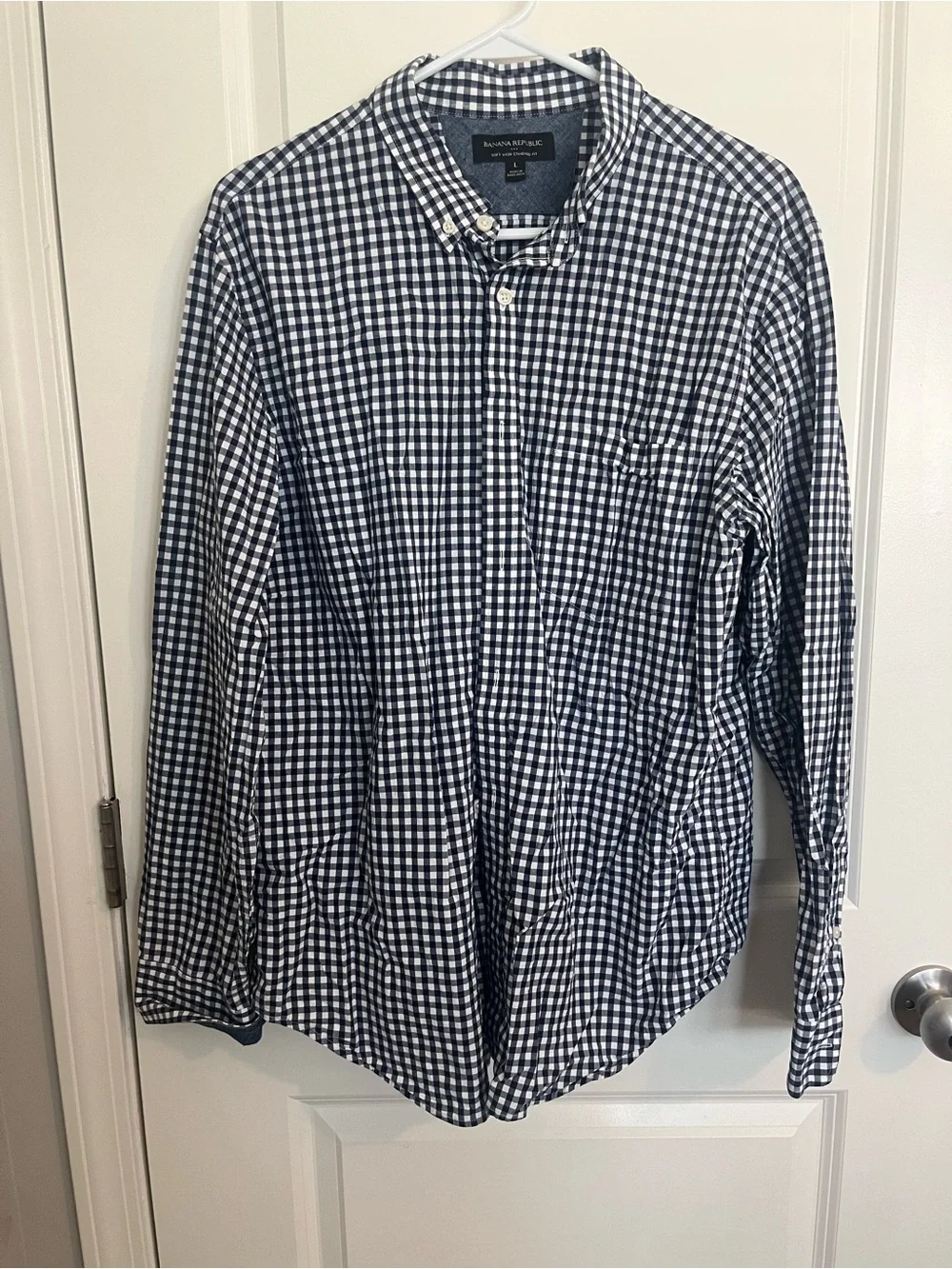 Banana Republic Men's Navy and White Gingham Button-Down Shirt